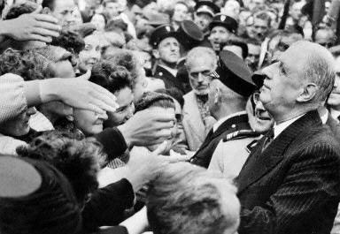 1958年10月5日法蘭西第五共和國宣告成立。_歷史上的今天