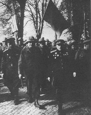 1945年4月25日盟軍與蘇軍在德國易北河會師_歷史上的今天
