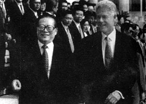 1998年7月3日柯林頓訪問中國　隨員逾千人_歷史上的今天