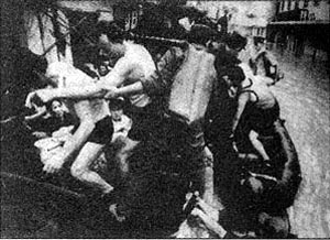 1991年7月16日中共中央政治局部署抗災救災工作，江澤民到蘇州查看災情_歷史上的今天