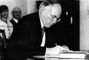 1998年10月3日霍華德連任澳大利亞聯邦總理_歷史上的今天