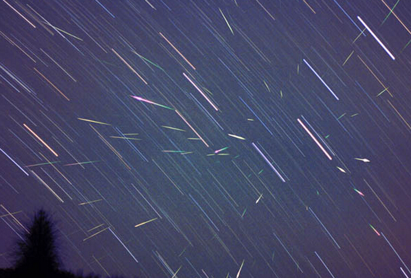 流星“親吻”月球引發大爆炸 肉眼可見撞擊景觀