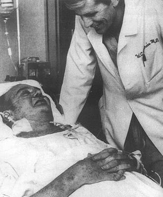 1982年12月2日世界上第一顆人造心臟移植成功。_歷史上的今天