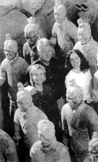 1998年7月3日柯林頓訪問中國　隨員逾千人_歷史上的今天