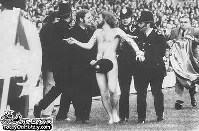 1975年7月12日英國掀起裸體飛跑熱潮_歷史上的今天