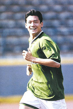 1998年8月2日楊晨加盟德國法蘭克福隊_歷史上的今天