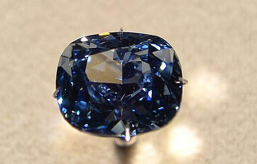 南非出土罕見鑽石 “藍月亮”或成最貴寶石