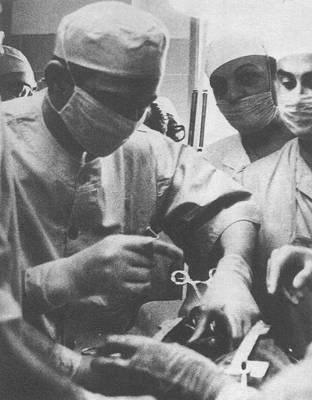 1967年12月21日人類首次心臟移植手術成功_歷史上的今天