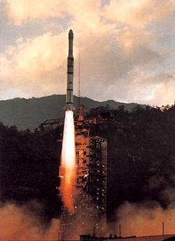 1984年4月8日中國自行研製的同步軌道試驗通信衛星發射成功_歷史上的今天