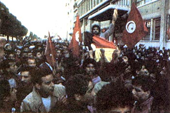 1984年1月3日突尼西亞因食品漲價問題發生騷亂事件。_歷史上的今天