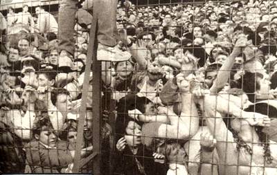 1989年4月15日英國發生希爾斯堡足球慘案_歷史上的今天