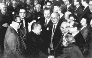 1990年2月13日香港特別行政區基本法起草委員會第九次會議在北京舉行_歷史上的今天