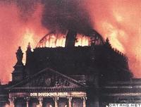 1933年2月27日希特勒製造“國會縱火案”_歷史上的今天