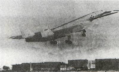 1964年5月11日3倍音速的b-70轟炸機首航_歷史上的今天