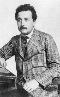 1879年3月14日物理學家愛因斯坦（逝世於1955年）誕辰_歷史上的今天