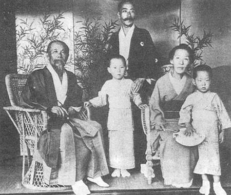 1909年10月26日“日本俾斯麥”伊藤博文被朝鮮愛國志士安重根擊斃。_歷史上的今天