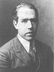 1962年11月18日尼爾斯·玻爾，丹麥物理學家、現代物理學的創始人之一，原子結構_歷史上的今天