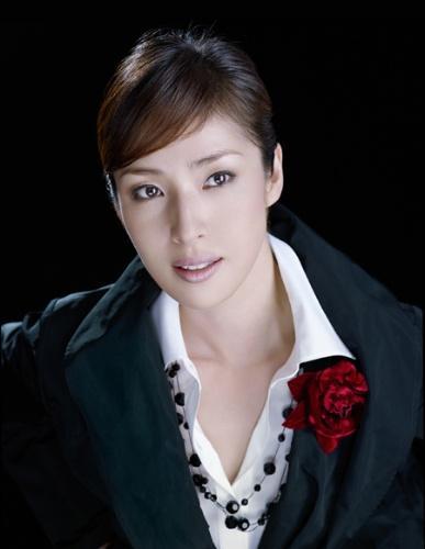 1967年8月8日天海佑希誕生，著名寶冢首席男主角、日本演技派女明星_歷史上的今天