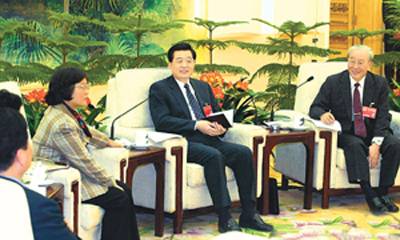 2003年3月11日胡錦濤參加十屆全國人大一次會議台灣代表團審議_歷史上的今天