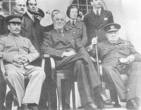 1943年11月28日美蘇英三國德黑蘭會議開幕_歷史上的今天