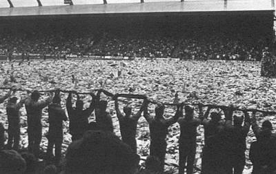 1989年4月15日英國發生希爾斯堡足球慘案_歷史上的今天