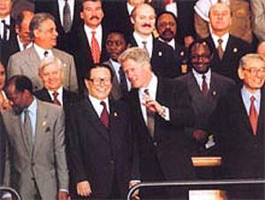 1995年10月22日聯合國慶祝成立50周年。_歷史上的今天