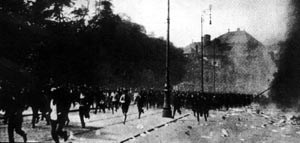 1927年7月15日奧地利全國範圍內發生暴亂。_歷史上的今天
