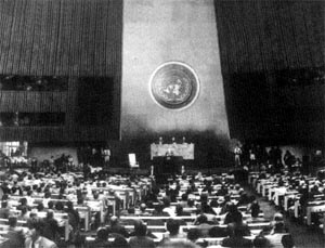 1945年10月24日《聯合國憲章》生效。_歷史上的今天