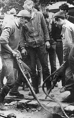 1960年1月24日阿爾及利亞的法國人發動反對阿爾及利亞獨立的暴動_歷史上的今天