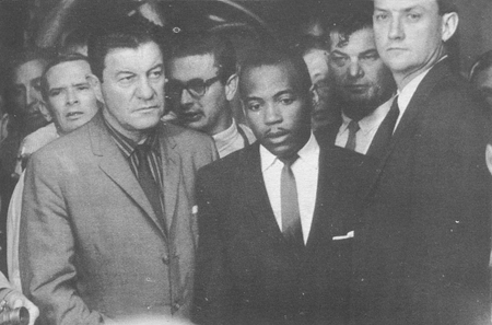1962年9月30日美國黑人跨進白人大學引發騷亂_歷史上的今天