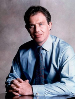 1997年5月2日44歲的英國工黨領袖托尼·布萊爾出任首相,成為英國1812年_歷史上的今天