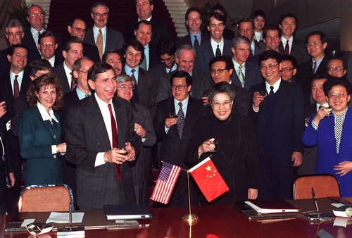 1995年3月11日中美正式簽署關於智慧財產權的協定_歷史上的今天