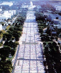 1996年10月11日華盛頓萬人悼念愛滋病死難者。_歷史上的今天