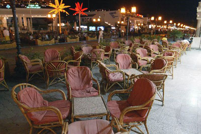 2005年7月23日埃及紅海度假勝地沙姆沙伊赫發生連環炸彈襲擊,數百人死傷。_歷史上的今天