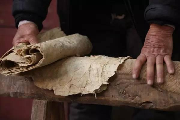 瞧!這才是古法造紙