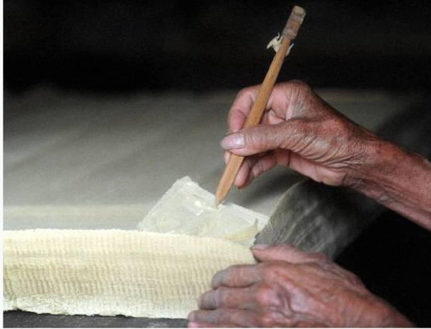 瞧!這才是古法造紙