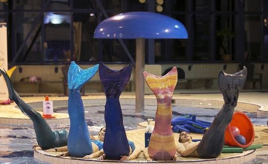 國外有一所學校專門訓練美人魚