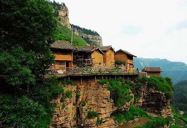 正在消失山西寧武“懸空村”