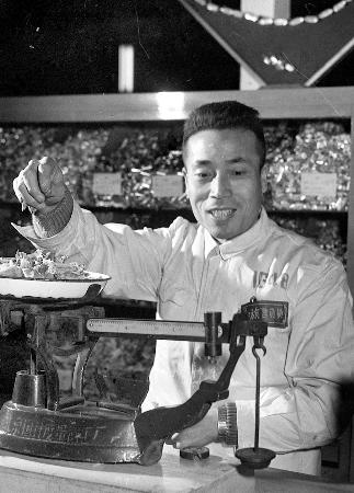 1987年9月18日全國勞模“一抓準”張秉貴逝世_歷史上的今天