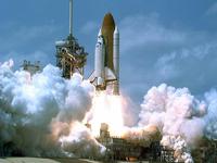 1985年10月7日美國太空梭“亞特蘭蒂斯”號結束四天的首次升空飛行，完成秘密_歷史上的今天