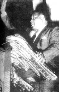 1898年4月9日美國黑人社會活動家羅伯遜誕辰_歷史上的今天