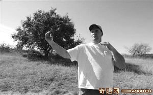 美國驚現超大UFO 長約1600多米寬約805米