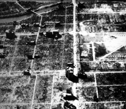 1945年8月6日美國在日本廣島投擲了一顆核子彈。_歷史上的今天