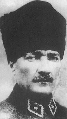 1934年11月24日凱末爾被授予阿塔圖克稱號。_歷史上的今天