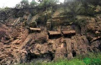 懸棺葬中蘊含的文化傳承和交流訊息