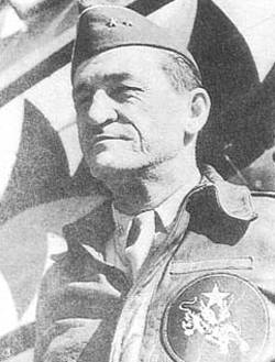 1945年8月1日陳納德告別中國_歷史上的今天