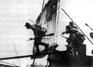 1949年4月23日人民解放軍突破千里江防 毛澤東賦詩追窮寇_歷史上的今天