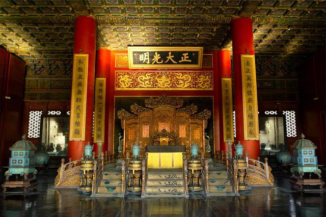 故宮牌匾，猜猜出自誰的手筆？