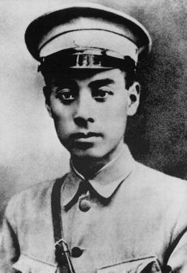 1925年7月8日國民革命軍成立 周恩來等分別擔任黨代表或副黨代表_歷史上的今天